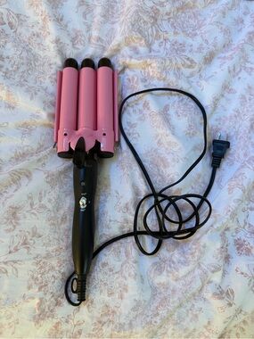 Triple Barrel Pink Hair Waver